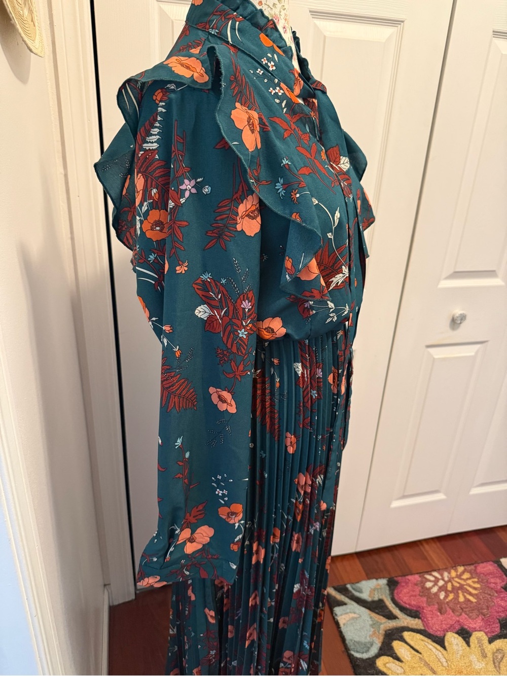 Floral Dark Green Long-Sleeve Pleated Maxi Dress - Picture 3 of 7